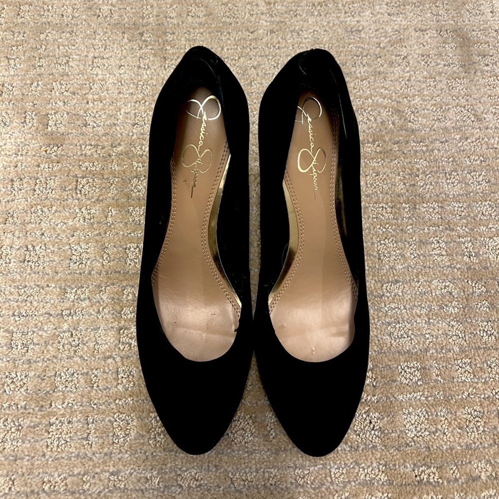 Jessica Simpson Black Pumps